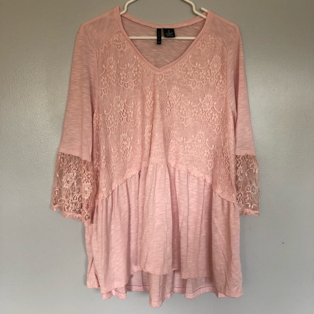 New Directions Pink Lace stretchy top